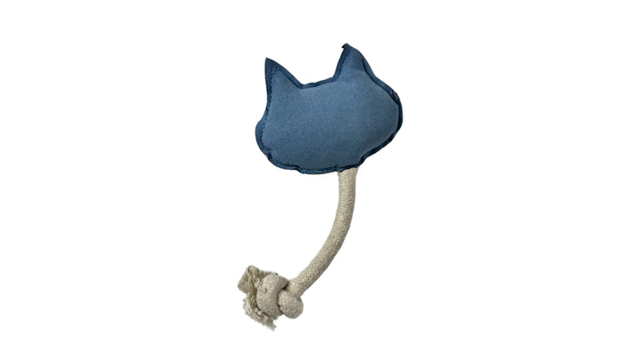 Cat face-shaped leather and rope dog toy with a built-in squeaker, made from durable microfiber suede and PU leather, designed for chewing and interactive play.