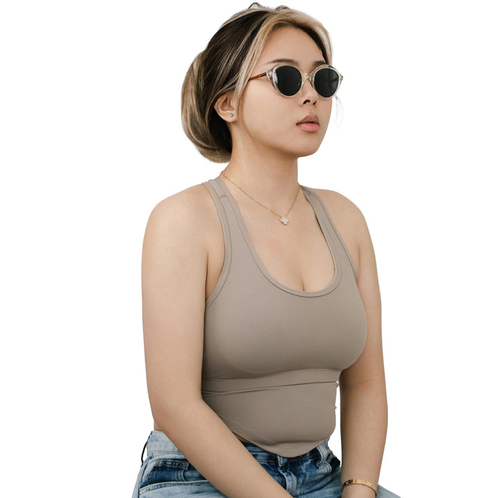 VLIZ Lucent round sunglasses with translucent frame and black lenses, street-style gradient design, engraved logo on temples.