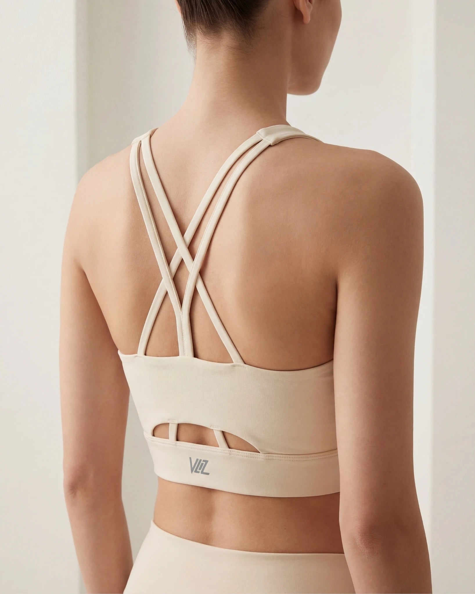 AuraFlow Cross-Back Sports Bra – Beautiful from Every Angle | VLIZ